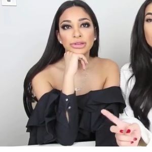 ❤️ Blogger’s favorite off shoulder top